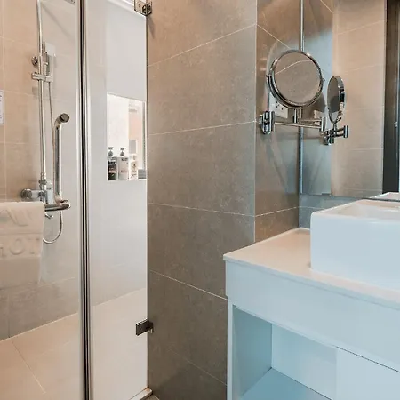 A25 Hotel - Hoàng Đạo Thúy 1-2